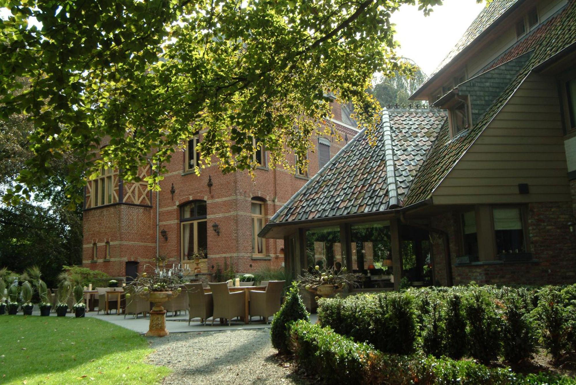 Charmehotel Manoir Ogygia Поперинге Екстериор снимка