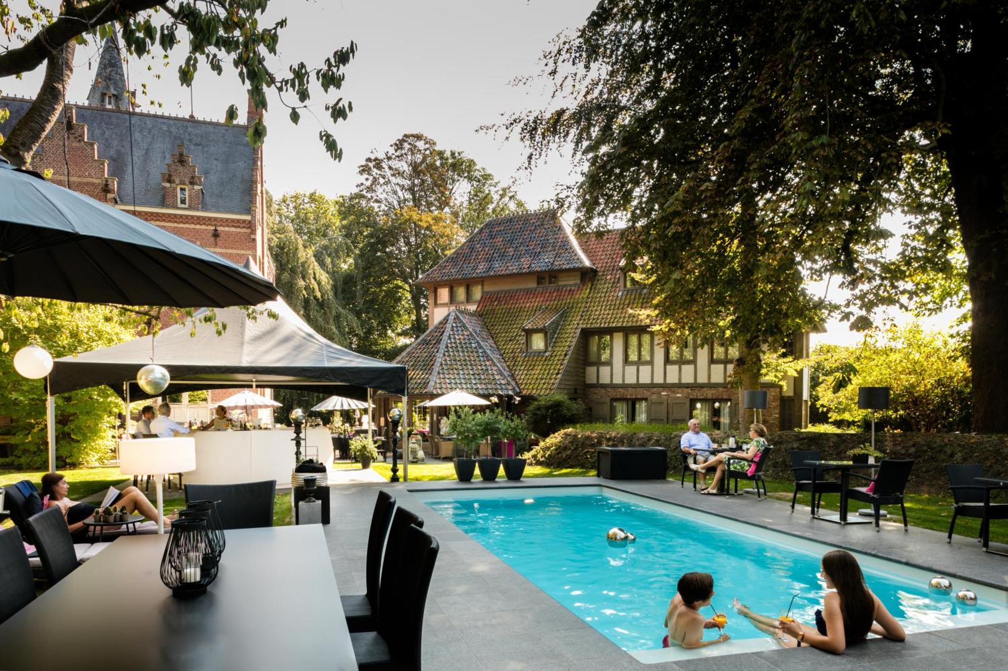 Charmehotel Manoir Ogygia Поперинге Екстериор снимка