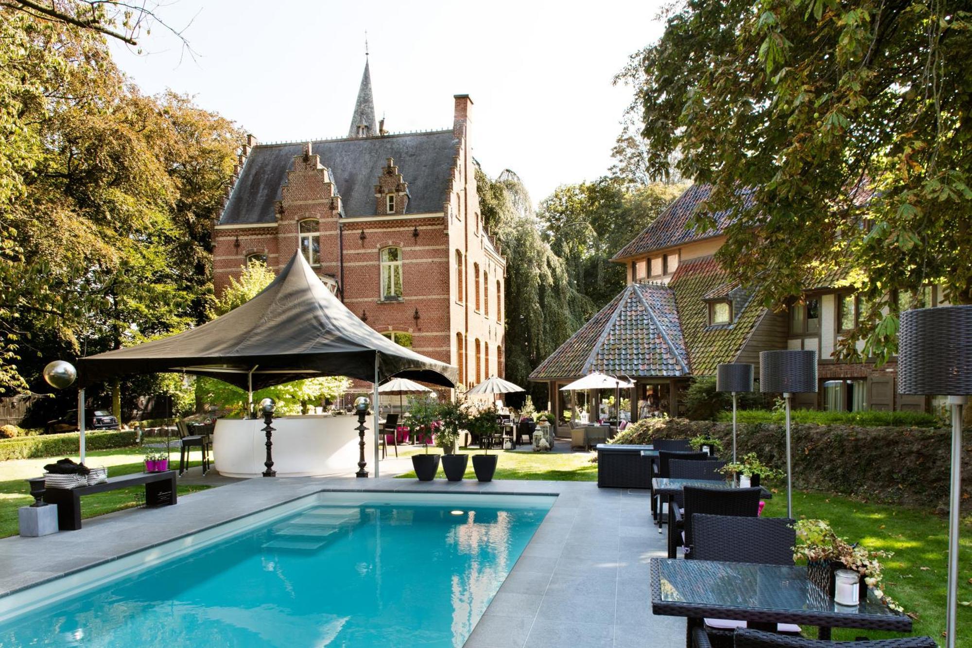 Charmehotel Manoir Ogygia Поперинге Екстериор снимка