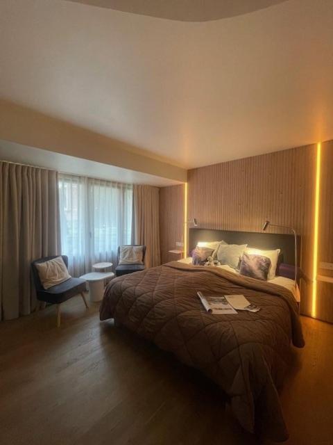 Charmehotel Manoir Ogygia Поперинге Екстериор снимка