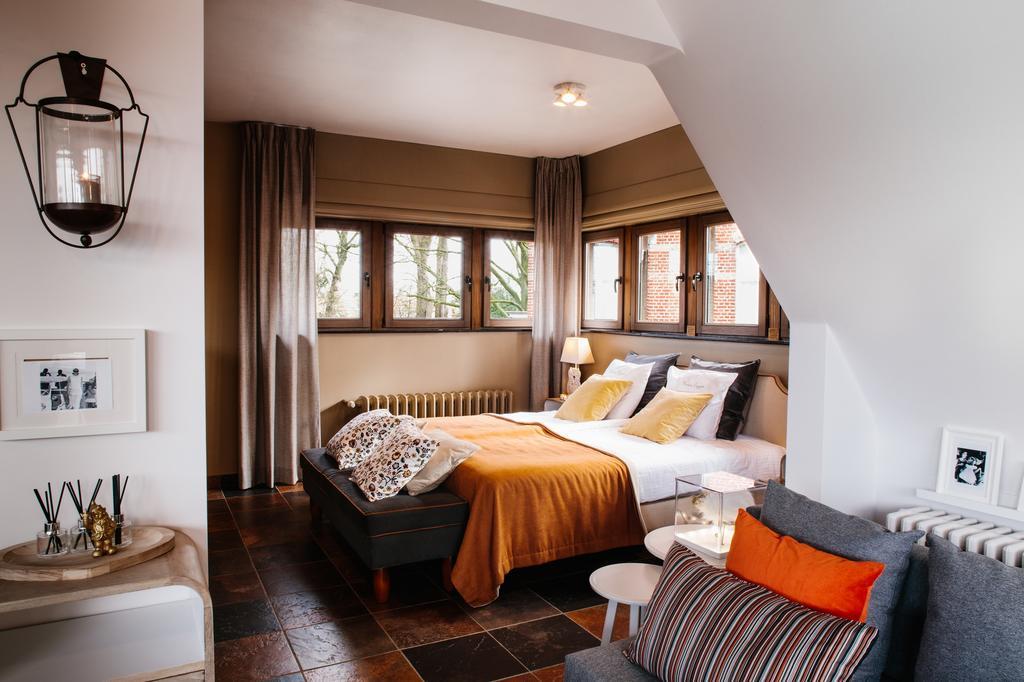 Charmehotel Manoir Ogygia Поперинге Екстериор снимка