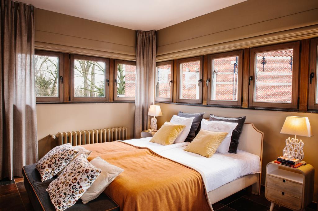 Charmehotel Manoir Ogygia Поперинге Екстериор снимка